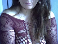 Een vrijgezelle spannende milf die van avontuurtjes en fantasietjes houdt. Om te delen of om de jouwe te horen.