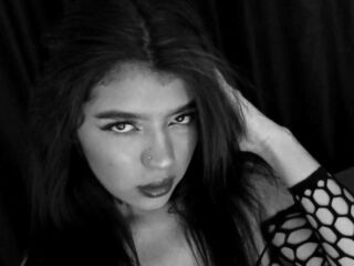 naked webcamgirl photo CharlotheLee