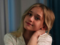 topless webcamgirl DorisCounsell