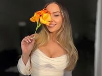 camgirl shaving pussy ElsaLove