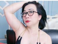 cam girl playing with vibrator LucianaMecacci