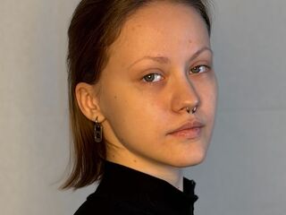 chat room live webcam AlainaCaveness