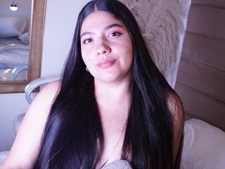 topless camgirl AmaraDolce