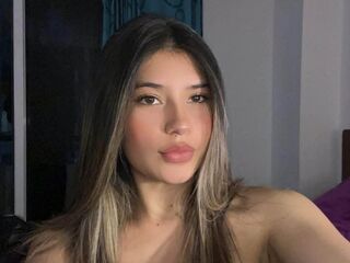 topless webcamgirl AmberEsparza