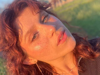 sex webcam chatroom AstridChing