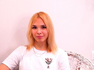 camgirl webcam AvelinaRose