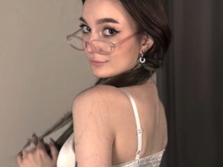 cam girl masturbating with vibrator BattyDean