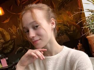 camgirl shaving pussy CathernKyte