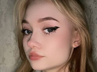 nude webcam girl CecilyBurnard