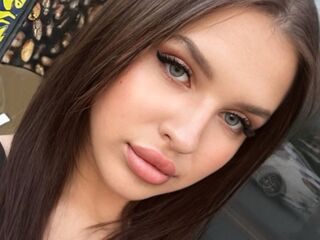 topless webcam girl CoraLennox