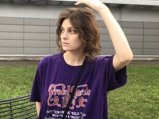 live cam girl CorinneKeidong