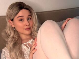 hot cam girl DeluaMoon