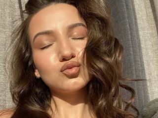 streaming live cam DinaSweeny