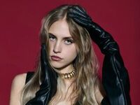 fingering camslut EveTottingham