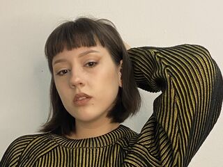 beautiful webcam girl FannieRasberry