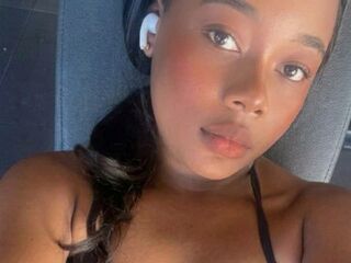 camwhore masturbating GrasyBenty