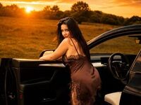 masturbating cam girl IndiraSmith
