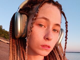 fingering webcamgirl JodeeChum