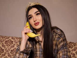 naughty camgirl masturbating with vibrator JuliDeming
