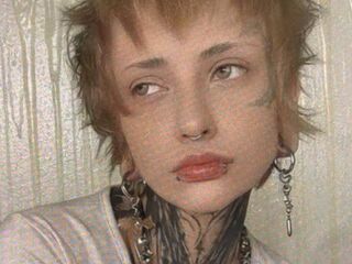 naked camgirl masturbating JulianeVerdier