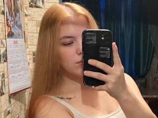 naked girl with webcam masturbating with sextoy KarrieAnesi