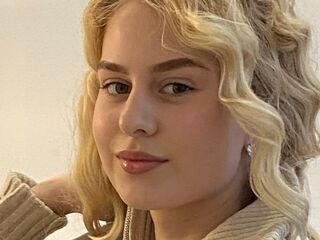 fingering cam slut LaniePlewa