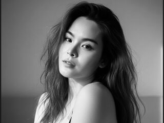 hot strip tease cam LauraTaylor