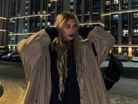 naked girl with webcam fingering LizaKitchin