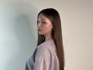 naked camgirl masturbating with vibrator LouisePov