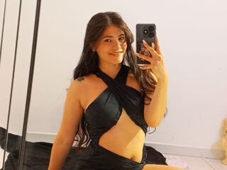 camslut showing tits LucianaPeress