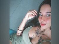 naked webcam girl LusiTaylor