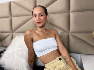 camgirl fingering bald pussy MartinaAlba