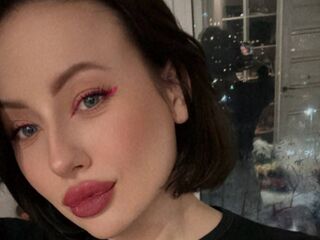 naked cam girl masturbating with vibrator MiaPeaches