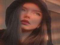 nude webcamgirl MilaLyra