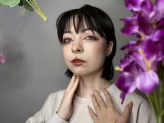 naked camgirl NoellaBeaumont