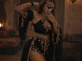 camgirl live PerlaZoey