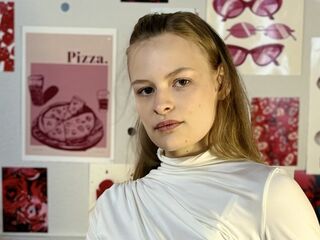 fingering girl chat RaeannCeronsky