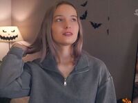 camgirl masturbating with vibrator RessieKaua