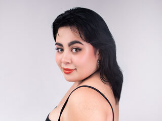 cam girl masturbating with vibrator RoxanaElegance