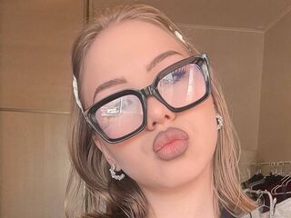 adultcam SaraBaier