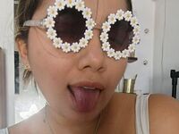 naughty cam girl fingering shaved pussy SarahCharms