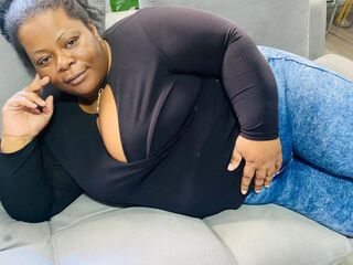 camgirl masturbating with sex toy ShantalBrownn