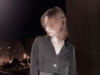 naughty camgirl masturbating with vibrator ShirleenWiens