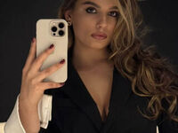 live striptease show TaHillmer