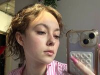 cam show ThuyThorstad