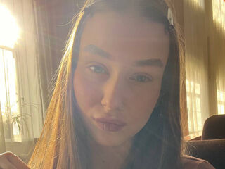 naked webcam girl TristaCarmody