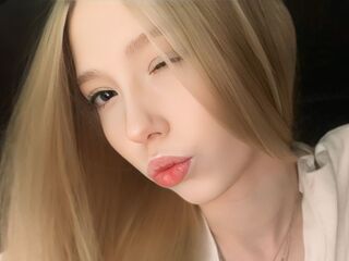 camwhore shaving pussy WavaSkeldon