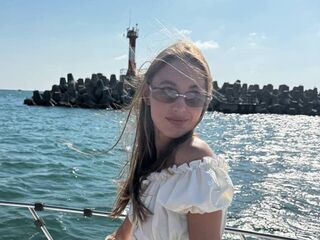 naughty camgirl YaekoBrowers