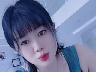 beautiful cam girl YueXiaoyue